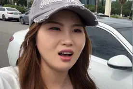 新买的车不到两个月就出问题了？雯雪赶紧开来4s店一探究竟。视频封面