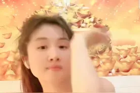 跳舞是灵魂的呼吸，我用舞蹈在朋友圈里展现着生命的唯美与活力。