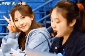 杭州亚运会上郑心怡暖场献唱奢香夫人，唱再度重相逢的又是谁呢？视频封面