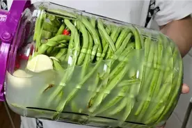 婆婆私藏40年腌豆角方法，比例配方告诉你，脆爽下饭，放一年不坏