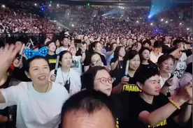 刀郎澳门演唱会刀郎一人指挥两万人拉大船