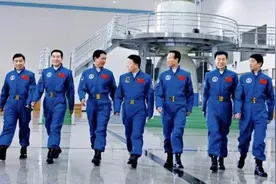 执行神舟十七号飞行任务的航天员应是他们视频封面