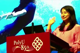 郭晶晶香港理工大学演讲，7岁开始学跳水。成功就是强迫自己坚持