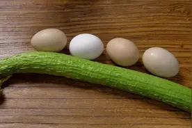 万万没想到，丝瓜和鸡蛋这样做，出锅比海鲜都好吃，天天吃都不腻视频封面