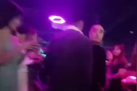 关于莎莎舞乱收费，这家店提出了新规。视频封面
