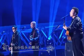 《蓝莲花》许巍,充满哲学和禅意,越听越发平静悠扬!视频封面