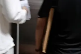 医院的杂牌电梯，居然装了两个语音！视频封面