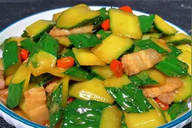 黄瓜和它一起炒简直是绝配，教你神仙吃法，天天吃都不腻，超下饭视频封面