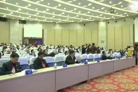 郑强教授《关于大学创新创业教育的若干思考》，掷地有声，发人深视频封面