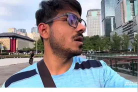 一群印度人逛成都天府广场，印度网友：竟然比孟买也毫不逊色。视频封面