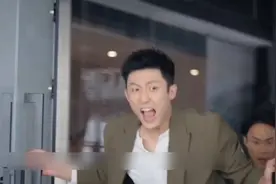#搞笑瞬间# 办公室里的惊天大秘密！