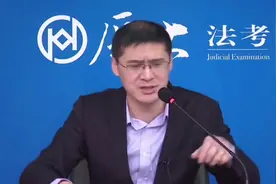 要爱具体的人，不要爱抽象的人。#罗翔人生哲理 #罗翔 #人生哲理