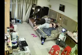 技师小姐姐这也太搞笑了，为啥扶墙这样子走路啊哈哈！视频封面