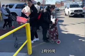 纽约华人社区法拉盛飞龙超市开张，这物价，老百姓怎么活呀？太难视频封面