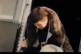 1936年西安事变获释的蒋介石，回到南京时的真实影像视频封面