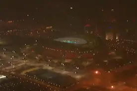 二零零八年八月八日第二十九届奥运会在北京国家体育场隆重举行。