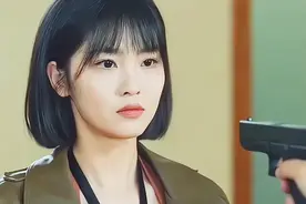 不顾一切的去救女友，他确是个保镖视频封面