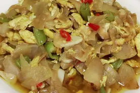 葫芦炒鸡蛋这样做才是绝配，教你一个新做法，鲜香滑嫩，太美味了