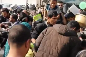 巴以冲突:加沙难民面临着食物危机，缺食物，缺水，缺燃料视频封面