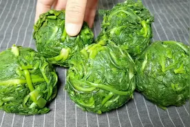 保存荠菜切记别直接焯水，教你技巧，一次保存10斤，放一年也不坏视频封面