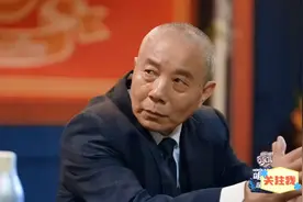 时隔多年孙红雷一眼认出《潜伏》群演，现场泪崩视频封面