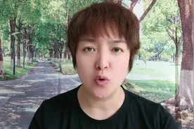 我妈去世后，我每月给后爸1200块生活费，拆迁款下来后爸这样对我视频封面