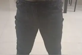 今天分享4条男女款牛仔裤啊，全是松紧腰的，男士女士都能穿视频封面