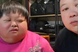 老妹妹想和人交流，也有上进的心。就是不敢说，慢慢成长起来了视频封面