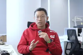 李泽楷，一年时间发生巨大变化，李家二公子进京视频封面