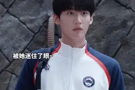 校园剧《树下有片红房子》