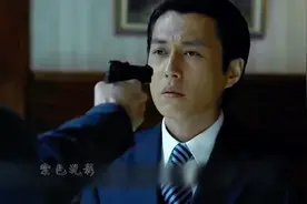 兄弟两个在客厅大打出手@中视频伙伴计划官号 @西瓜视频视频封面