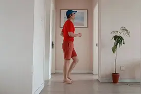 小伙每天在家超慢跑，瘦了10斤，大肚子没了，越跑越想跑