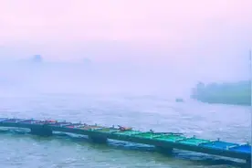 惨遭洪涝灾害侵袭的网红打卡地汉中天汉湿地公园彩虹🌈桥依然坚强视频封面