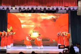 传统舞蹈惊艳上演，红韵旗袍队的姐妹们翩翩起舞，惊艳全场！视频封面