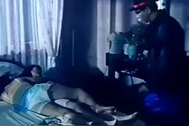 两姐妹半夜遇鬼，被鬼验身视频封面