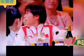 樊振东全红婵超可爱，互动红姐一句没有给东哥笑得前仰后合视频封面