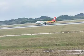 成都又一个看飞机的好地方，天府国际机场的三鱼萌狮文化村观景台视频封面