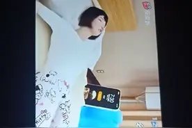 闹钟一直喊主人起床，结果后面迟到了