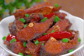 最近很火的酥鱼做法，外酥里嫩酸甜适口，连鱼刺都可以吃视频封面