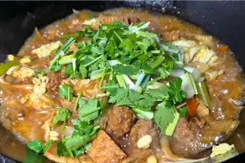 原来大烩菜这么好吃，做法还简单，营养丰富，吃一个冬天都不腻视频封面