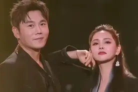 伊能静和秦昊演唱的这首大风吹，别有一番风味。视频封面