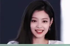  #金智妮jennie 在不同地方唱rap的区别，最后一个真的爱了！！ #娱乐播报台 视频封面