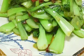 家常菜-炝炒青菜，美食持续更新~#美食 #美食教程 视频封面