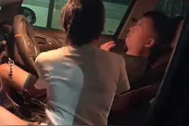 男子下班宁愿在车里躺着不愿回家，一番对话令人五味杂陈视频封面