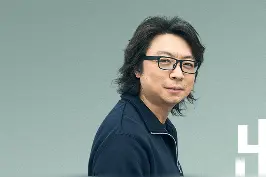 很多关键时刻，其实让你坚持不放弃的，就是你内心的那一点点东西《许知远VS雷军：灵魂对话 下集》#小米发布会视频封面