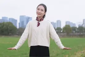 我是一颗被春风拍打着的小星星。《快乐的小星星》完整版视频封面