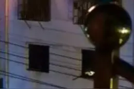 生死只在一念之间~拼了命只为看到明天的太阳。秋季天干物燥，谨防家中失火，学习并合理运用逃生技巧。#火灾 #逃生 #用力活着视频封面