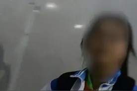 #蓝朋友 雨天赶路遇到错失末班车的小女孩，最终结果特别#暖心视频封面