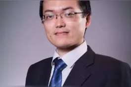 "公募一哥" 张坤放大招：400亿牛基暂停申购！#易方达张坤  #公募基金  #易方达中小盘停止申购  #基金视频封面