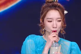 #听说很好吃 孟美岐喝豆汁面部逐渐扭曲，喝完还不忘追着王耀庆跑视频封面